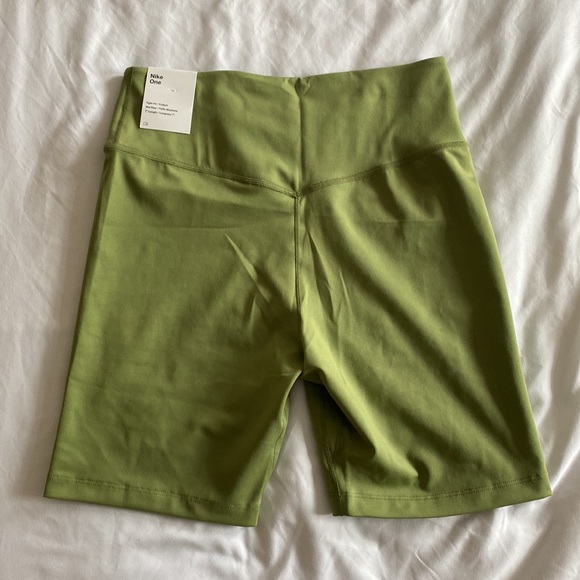 Nike 7” Biker Shorts - Picture 2 of 3